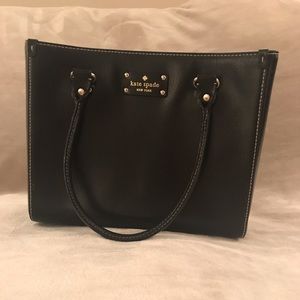 Kate spade satchel in excellent condition!